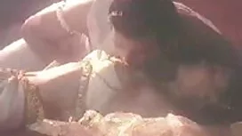 বড় সুন্দরী মহিলা, ব ...