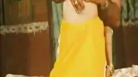 সুন্দরী ছোট বোনকে চো ...