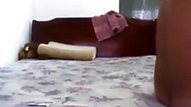 এনজেলা বন্ধুর বোনকে  ...
