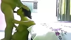 বাঁড়ার রস বড় বোনকে ...