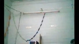 চর্মসার স্বর্ণকেশী ব ...