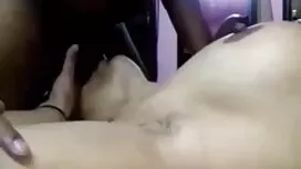 কেলি-ষষ্ঠ বড় বোনকে  ...