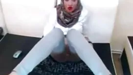 মালকড়ি ছোট বোনকে চু ...