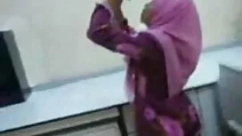 পায়ু, সুন্দরী বালিক ...