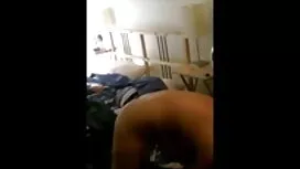 মধ্যে মুষ্টি এবং ডিক ...